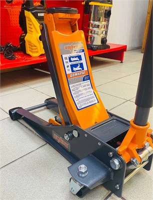 Домкрат подкатной 3 т. 75-505 мм Ombra OHT233S